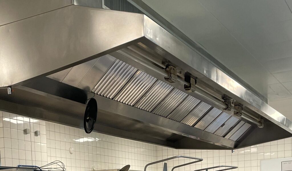 Küchenablufthaube gereinigt von AIR-TEX