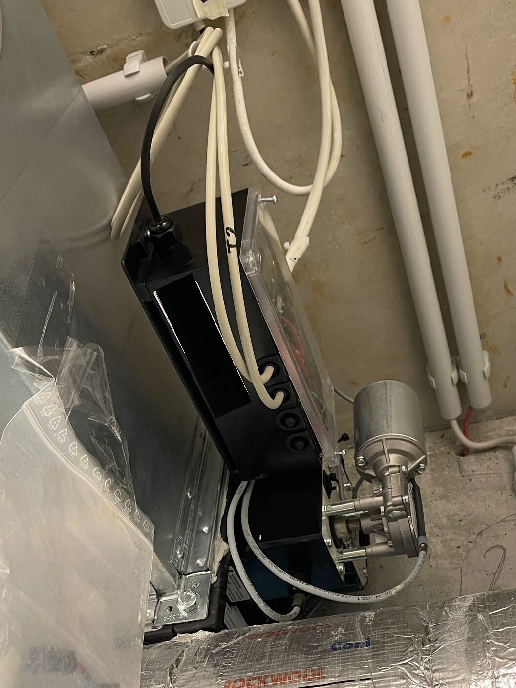 Eine Brandschutzklappe in einem Kanal installiert