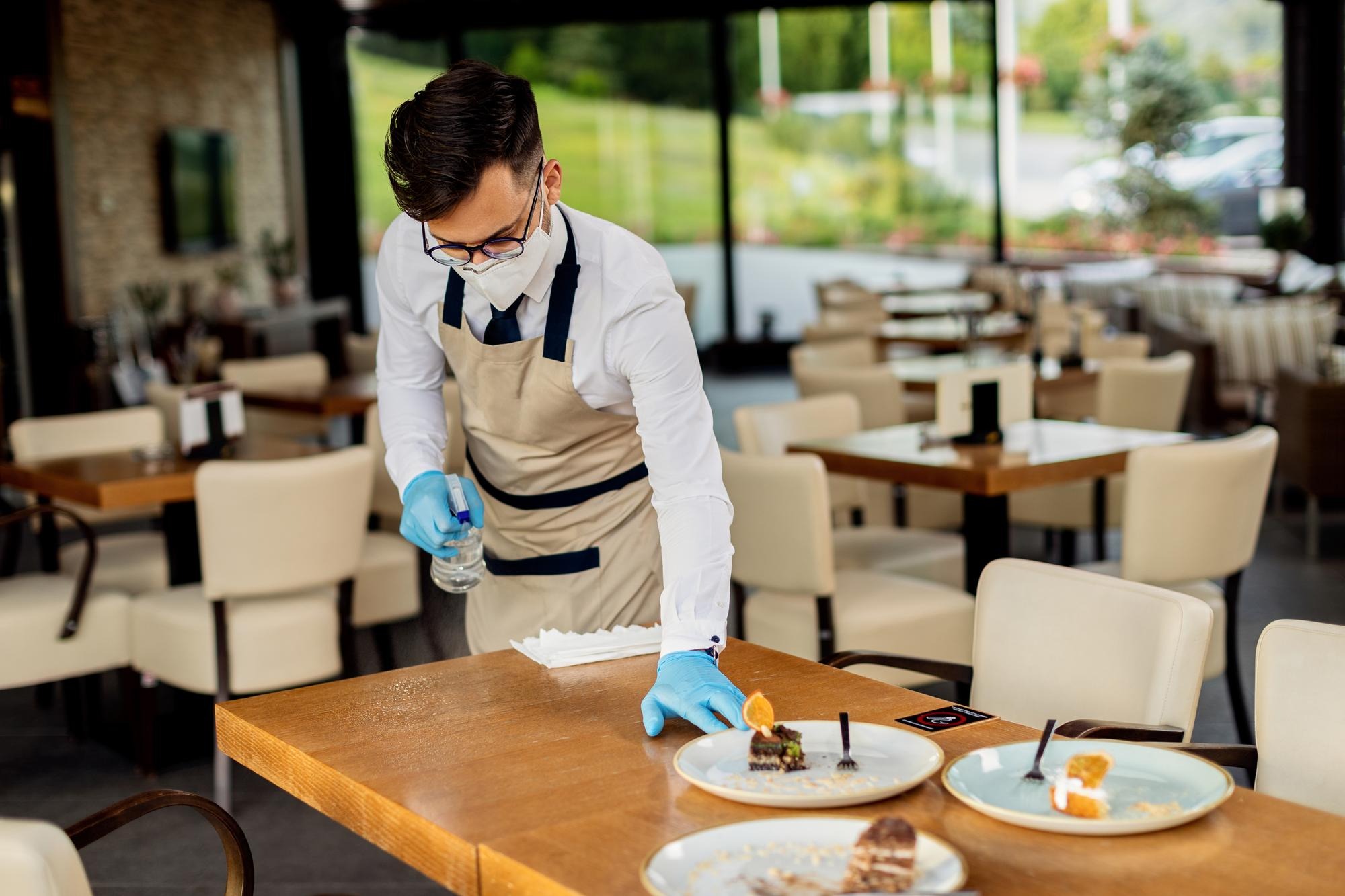 Warum Küchenabluftreinigung für Hamburger Gastronomiebetriebe Pflicht ist